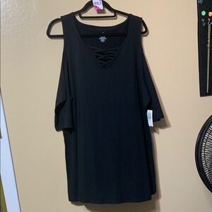 #524 size 5?l Torrid NWT Black drop sleeve w/ crisscross v-neckline